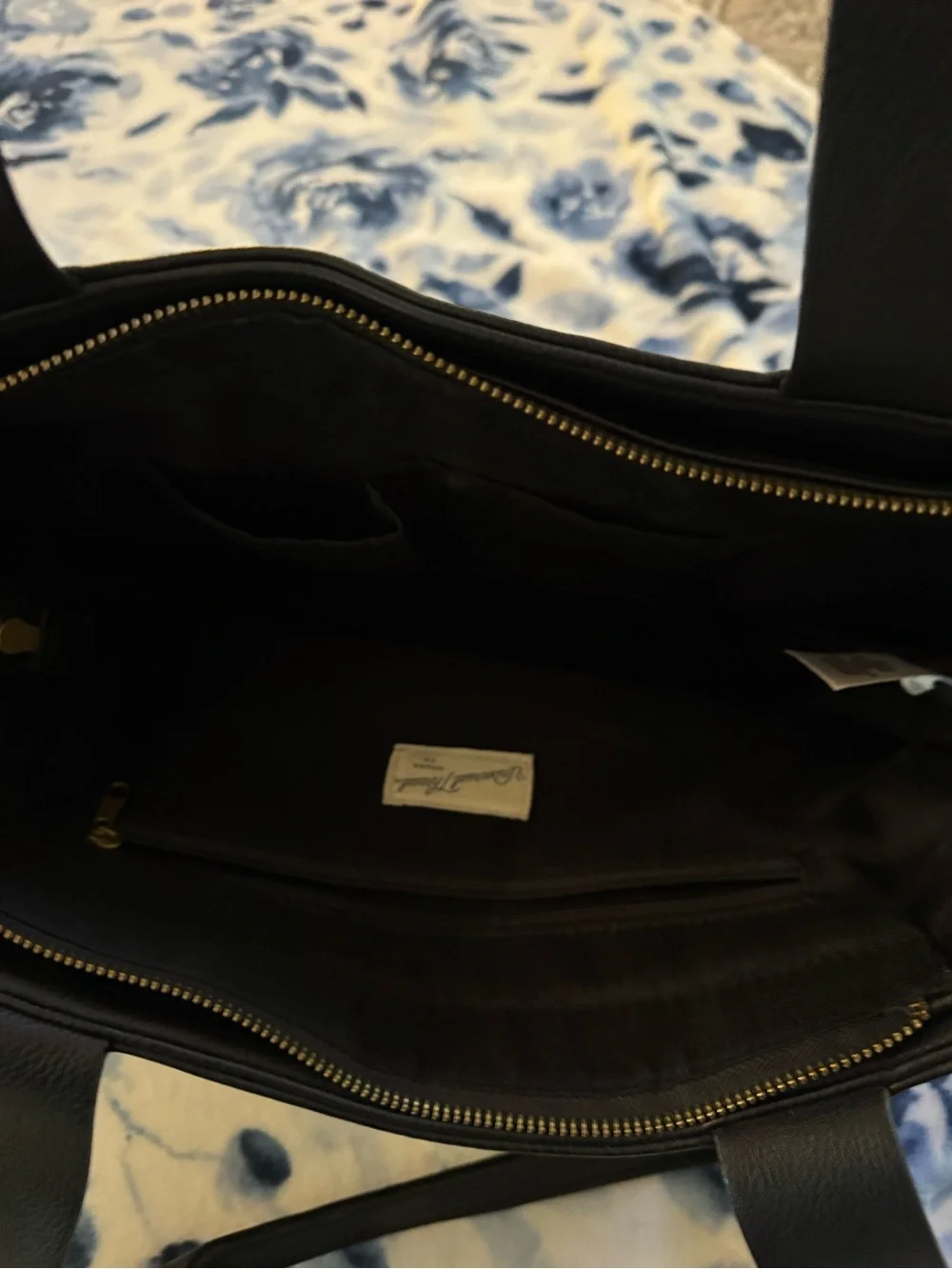 Universal Thread Classic Leather Black Women's Tote Bag